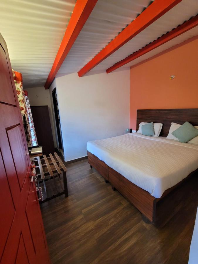 Reflections Guest House Уті Екстер'єр фото