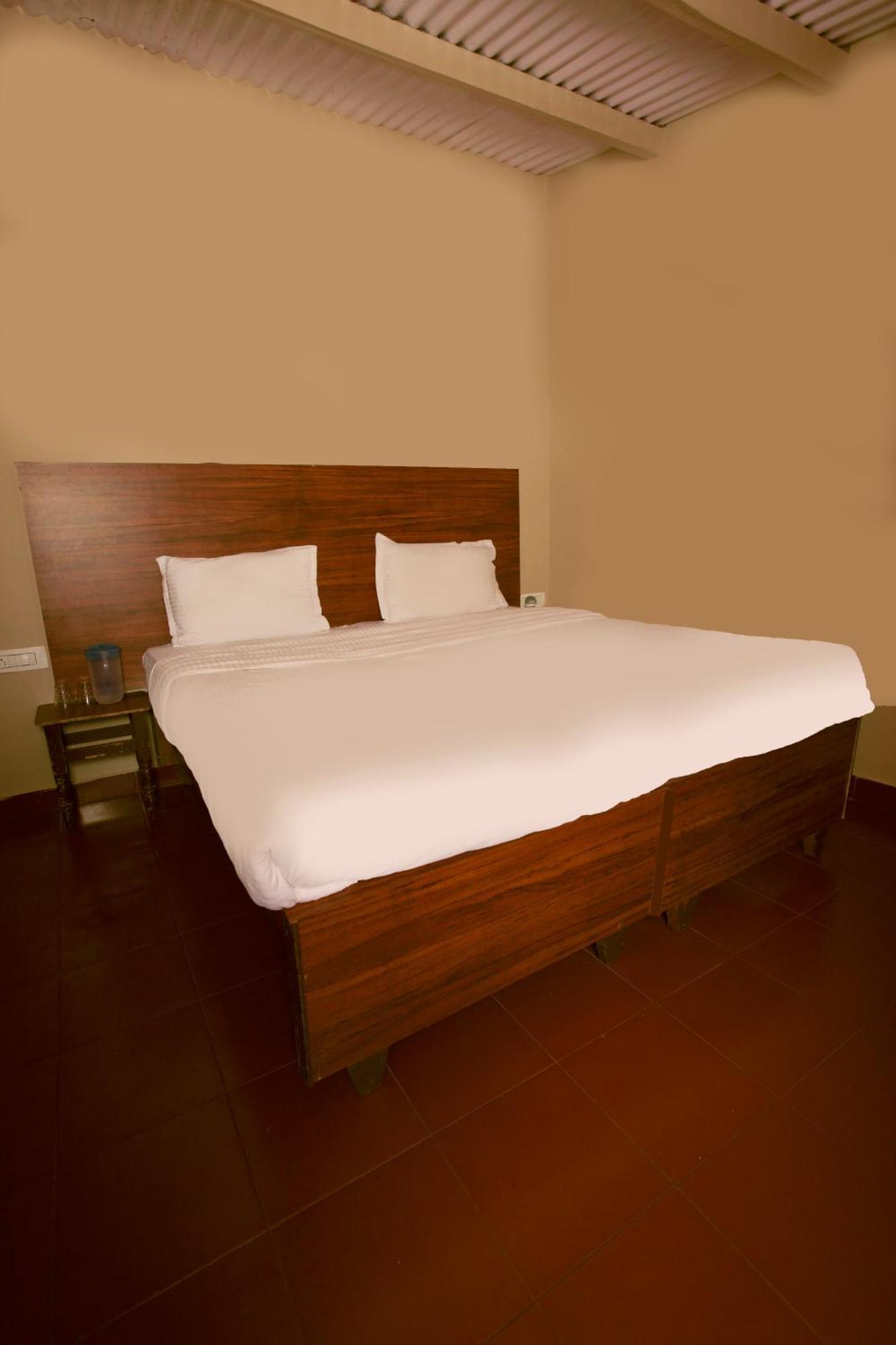 Reflections Guest House Уті Екстер'єр фото