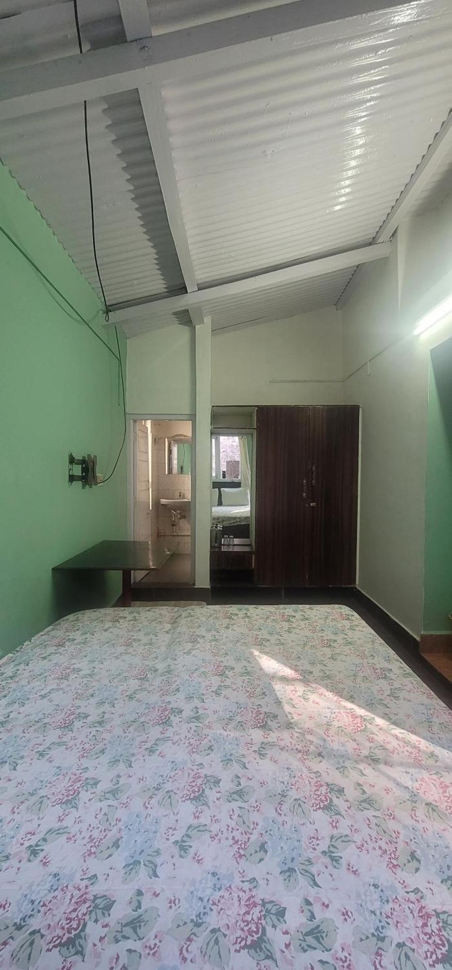 Reflections Guest House Уті Екстер'єр фото