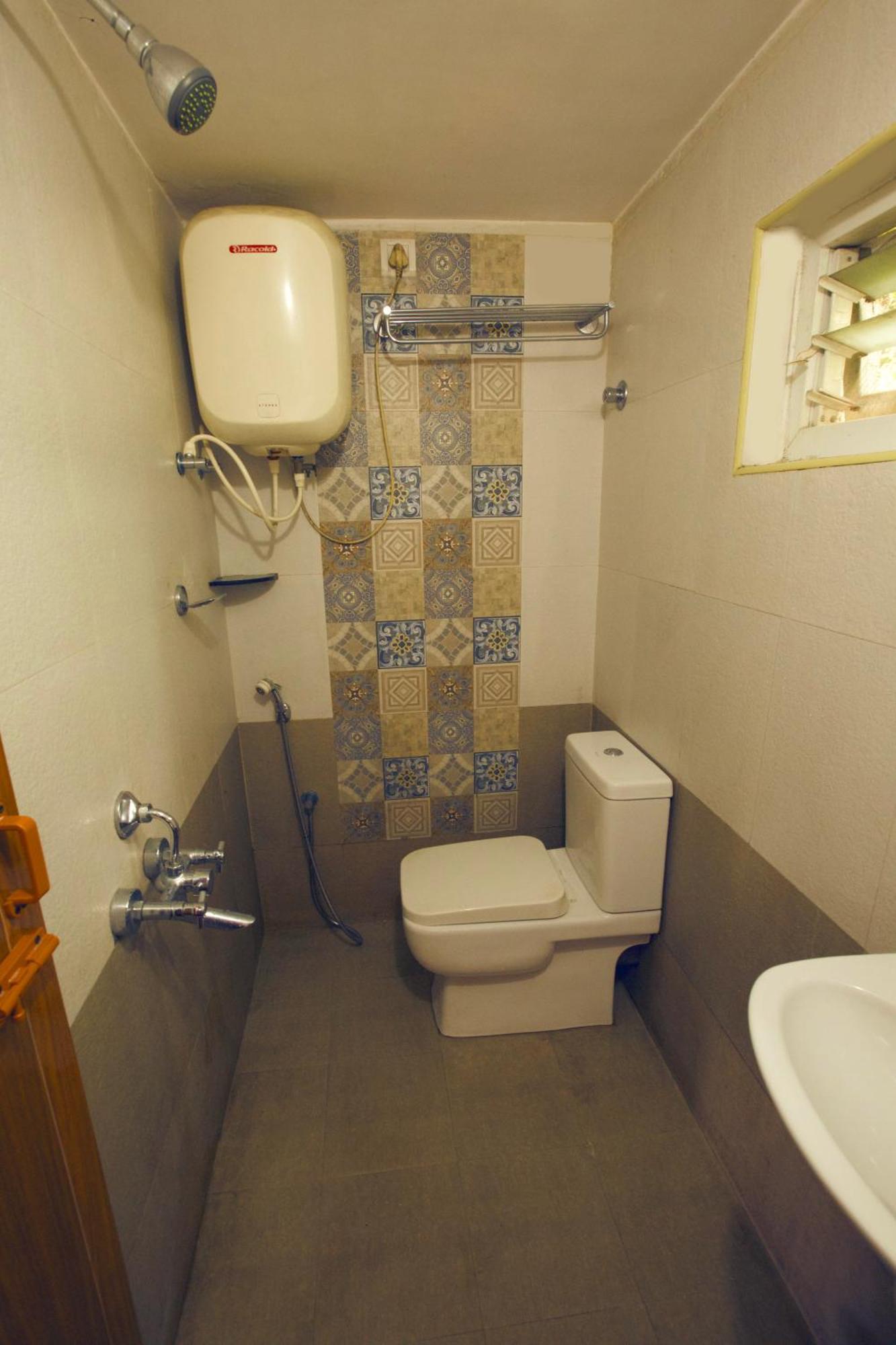 Reflections Guest House Уті Екстер'єр фото