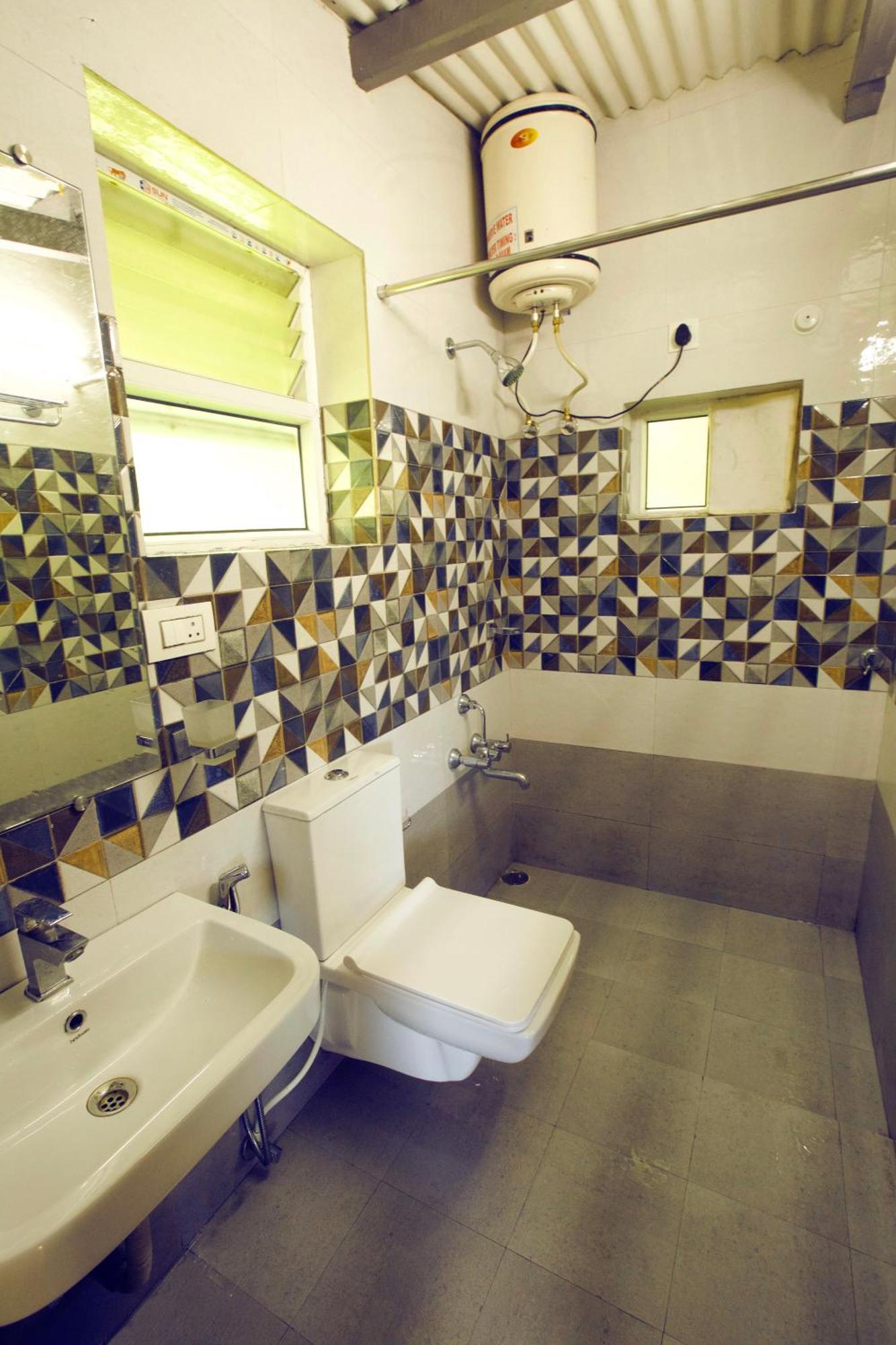 Reflections Guest House Уті Екстер'єр фото
