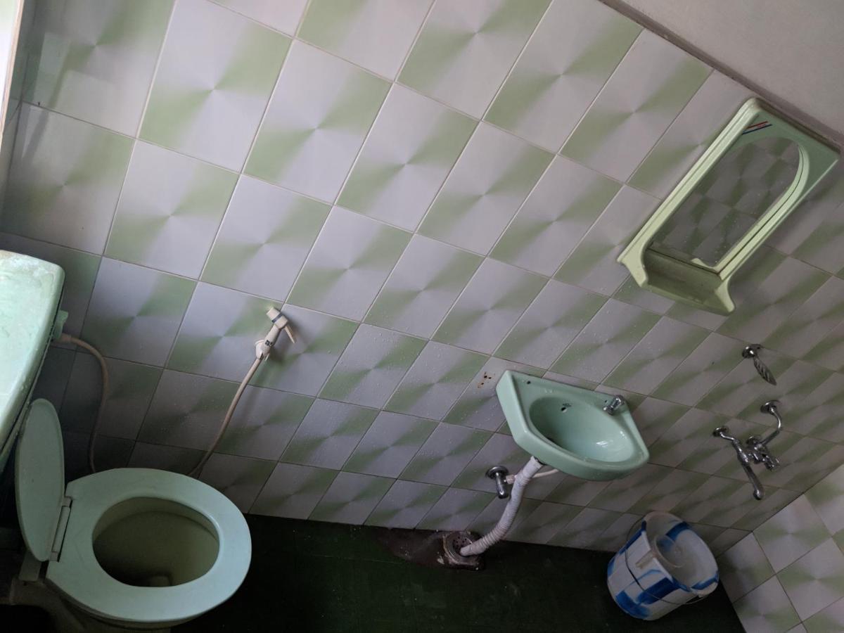 Reflections Guest House Уті Екстер'єр фото